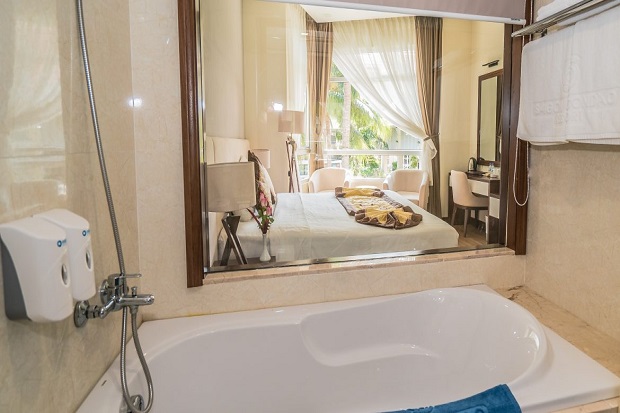 Khách sạn Côn Đảo có bồn tắm